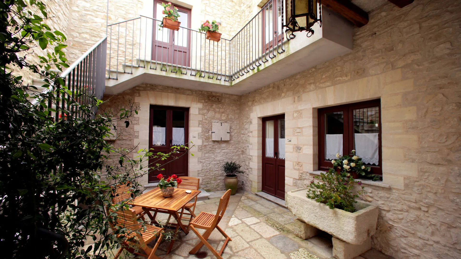 Residence Erice Pietre Antiche&rooms Aparthotel