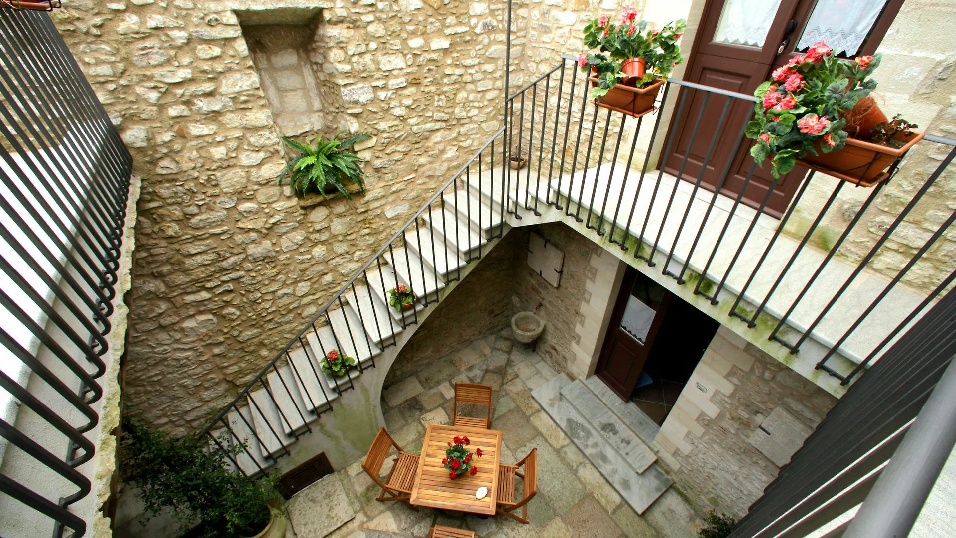 Residence Erice Pietre Antiche